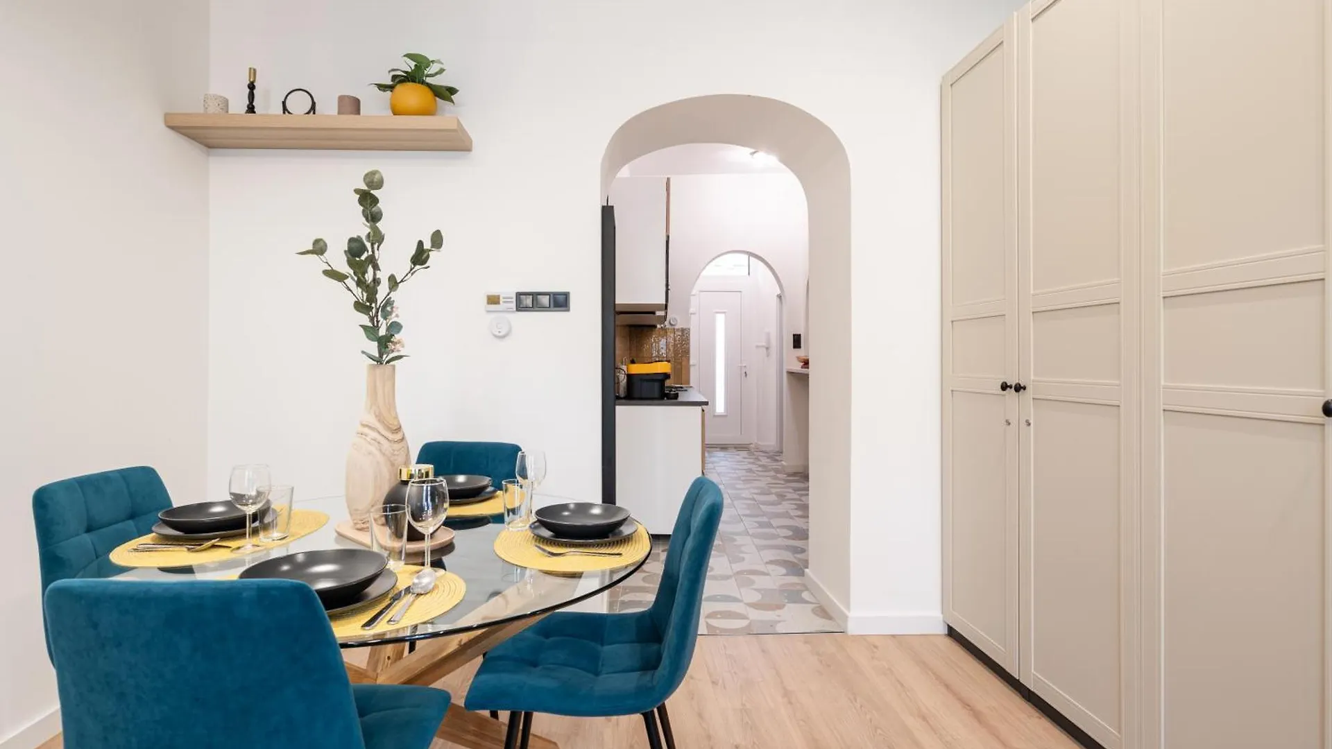New Downtown Bliss - A Homelike Haven Budapest Apartment