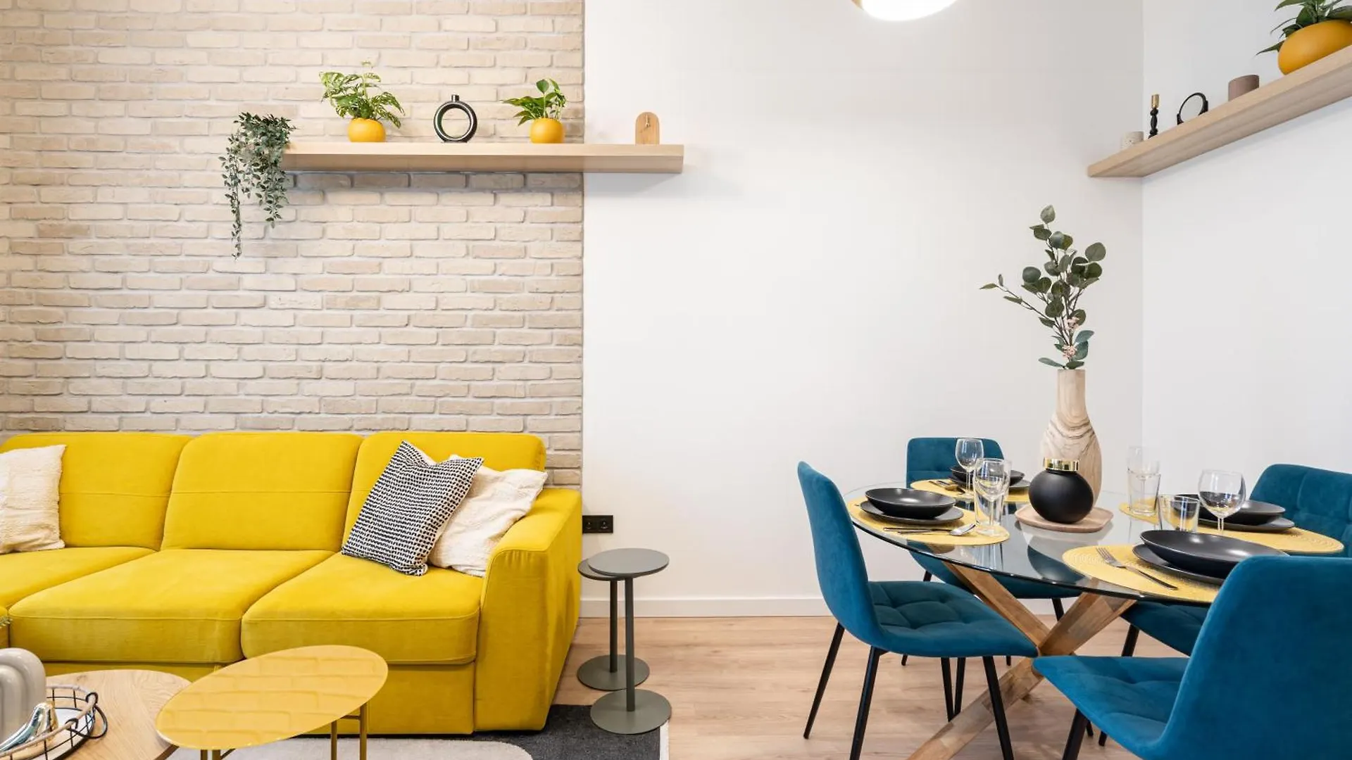 New Downtown Bliss - A Homelike Haven Budapest Apartment